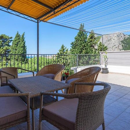 Gorgeous Apartment In Omis With Kitchen Exterior photo