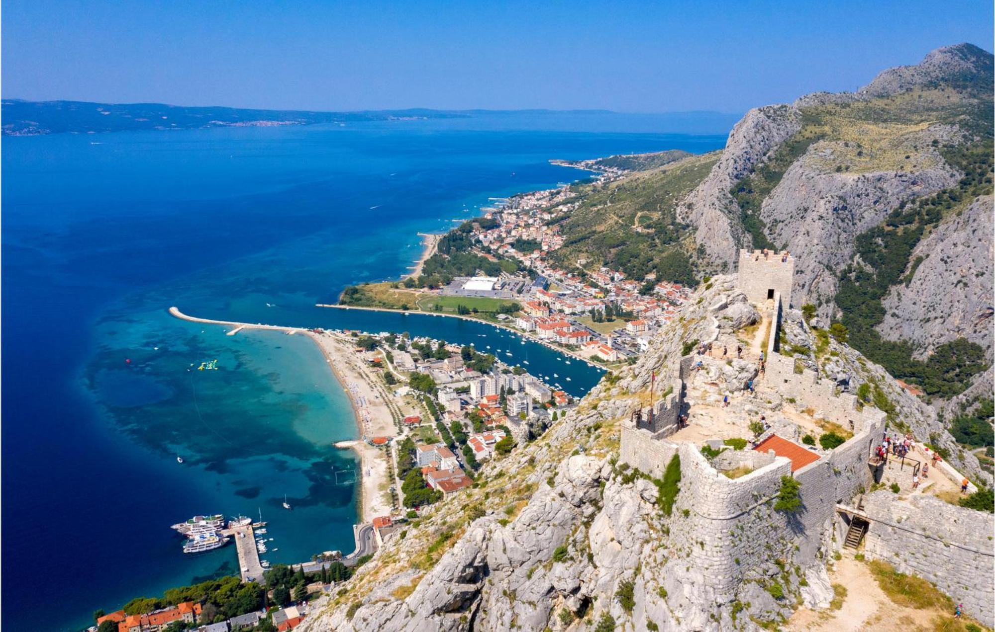 Gorgeous Apartment In Omis With Kitchen Exterior photo